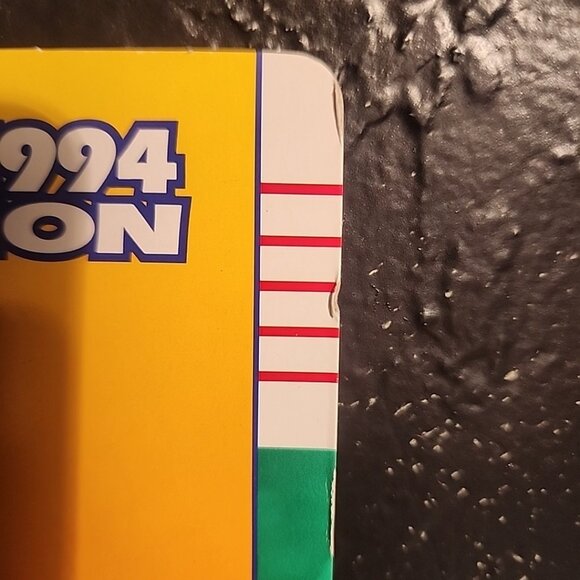 Starting Lineup 1994 NFL Football Junior Seau SD Chargers SLU Action Figure - Picture 5 of 9